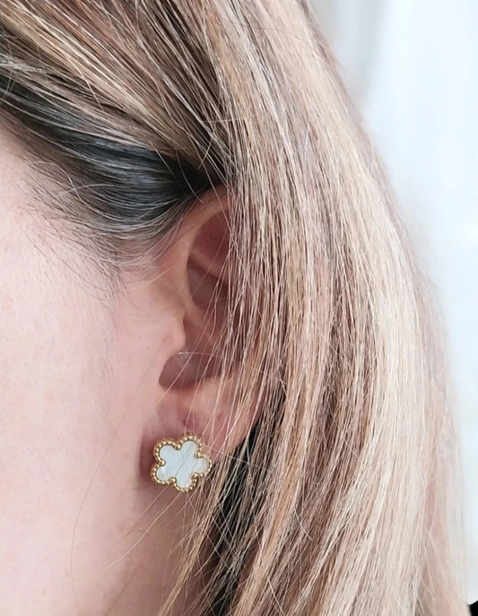 Boucles d'oreilles dorées La belle de nuit